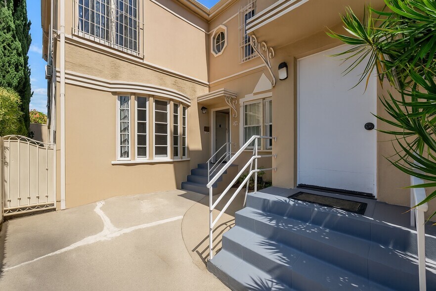 461 N Vista St, Los Angeles, CA à vendre - Photo de l’immeuble – Image 2 sur 9
