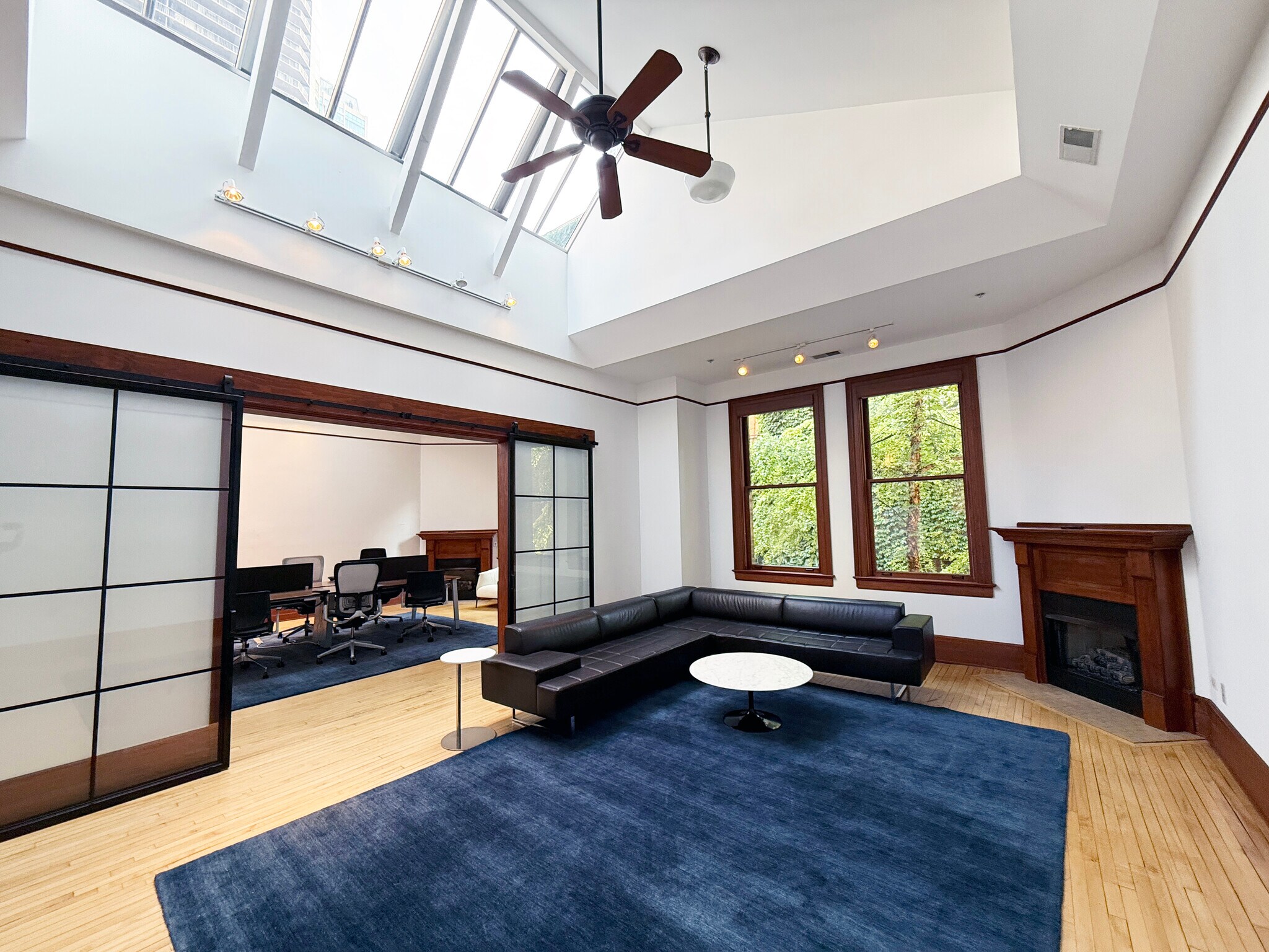 601-623 N State St & 4 E Ohio St, Chicago, IL à louer Photo intérieure– Image 1 sur 3