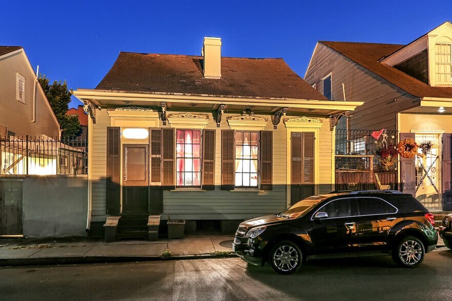 1030 Burgundy St, New Orleans, LA à vendre - Photo principale – Image 1 sur 22