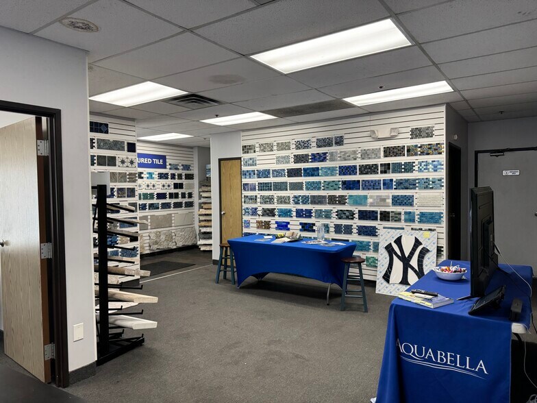 2553 Route 130, Cranbury, NJ à louer - Photo intérieure – Image 3 sur 5