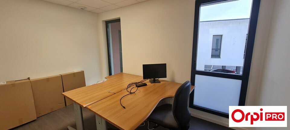 Bureau dans Lamballe-Armor à louer - Photo intérieure – Image 2 sur 4