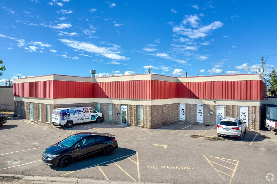 3605 Bonnybrook Rd SE, Calgary, AB à vendre - Photo principale – Image 1 sur 5