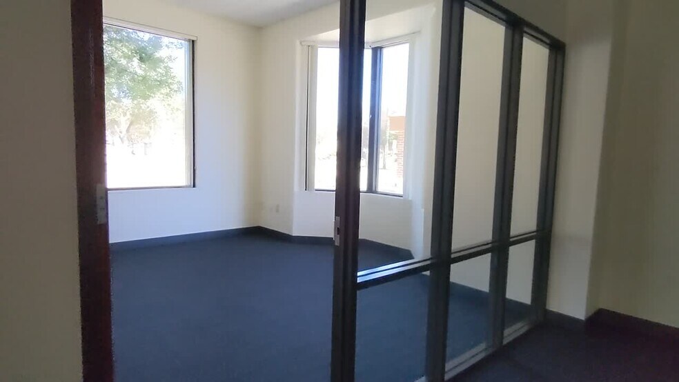 18425 Champion Forest Dr, Spring, TX à louer - Vidéo sur l’annonce professionnelle – Image 2 sur 23