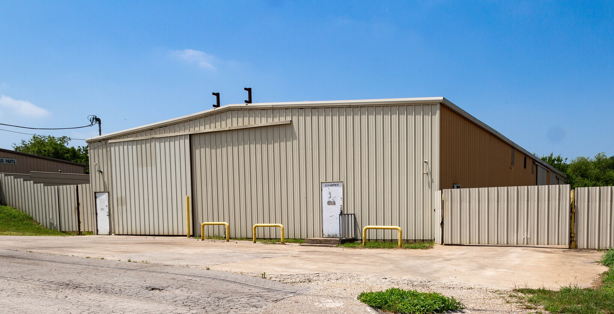 211 S Austin St, Hutchins, TX à vendre Photo de l’immeuble– Image 1 sur 31