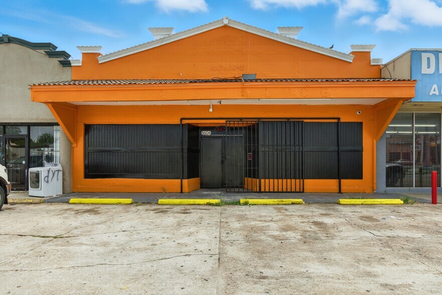 8604 Jensen Dr, Houston, TX à vendre - Photo de l’immeuble – Image 1 sur 22