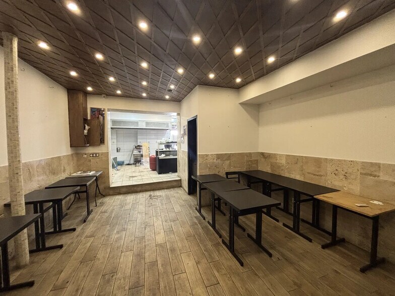 8-10 Avenue De Fontainebleau, Le Kremlin-Bicêtre à louer - Photo de l’immeuble – Image 3 sur 11