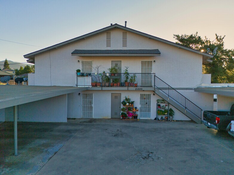 21220 Campo Ct, Tehachapi, CA à vendre - Photo de l’immeuble – Image 2 sur 27