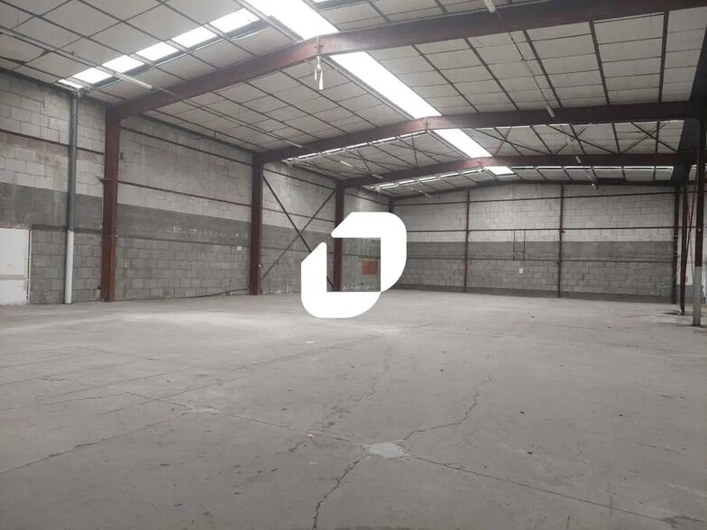 Bureau dans Plaisir à louer - Photo intérieure – Image 2 sur 11