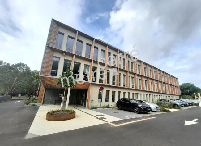 Plus de détails pour Bureau à vendre