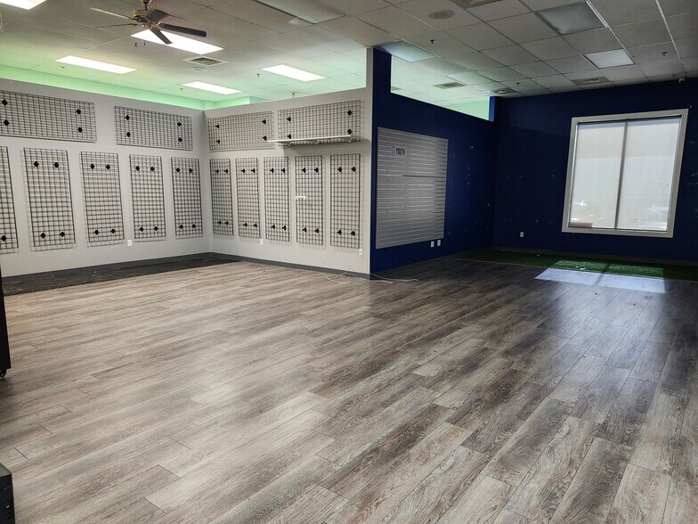 702 Mall Blvd, Savannah, GA à louer - Photo de l’immeuble – Image 3 sur 14