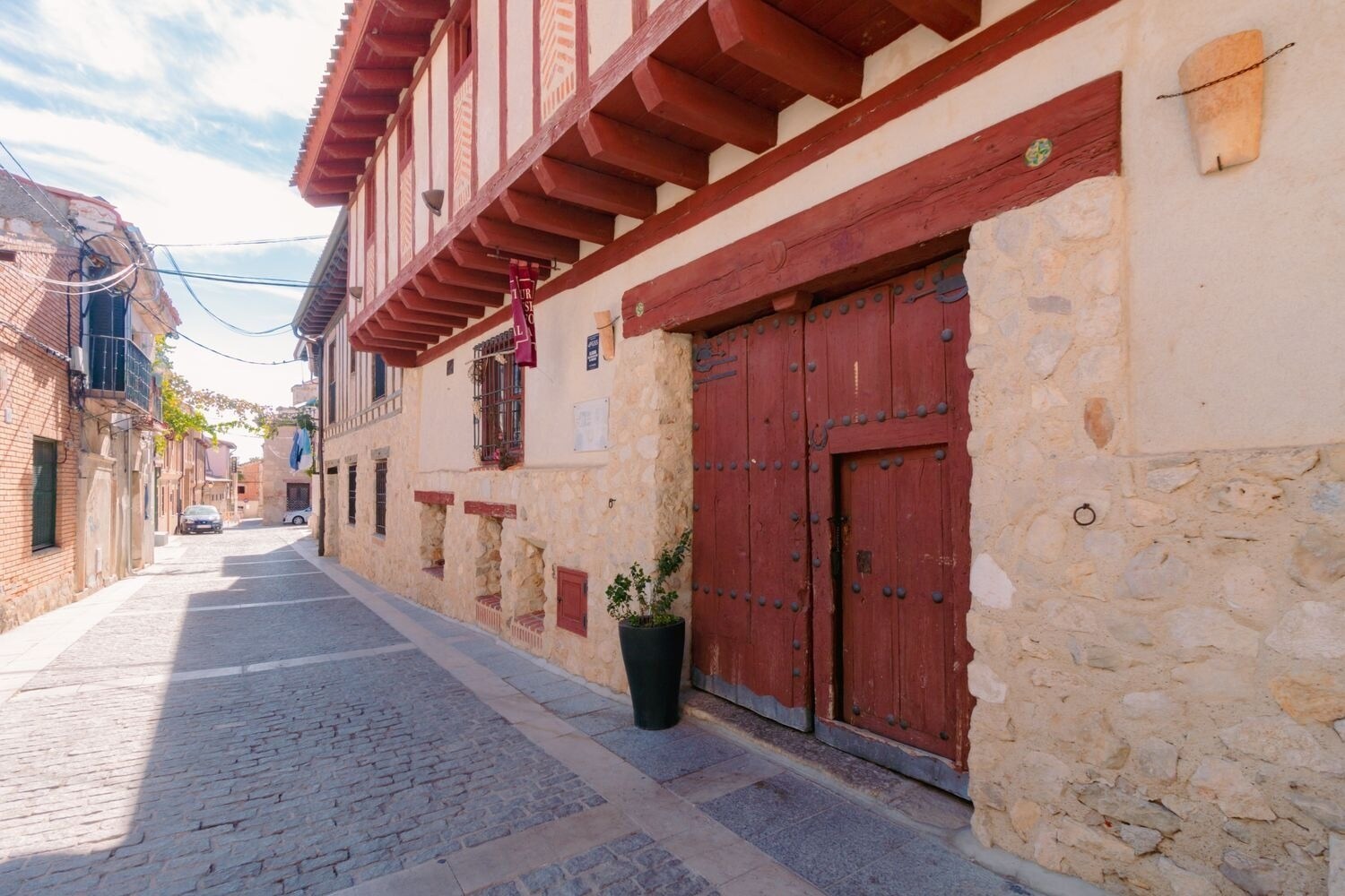 Services hôteliers dans Buitrago del Lozoya, Madrid à vendre Photo de l’immeuble– Image 1 sur 47