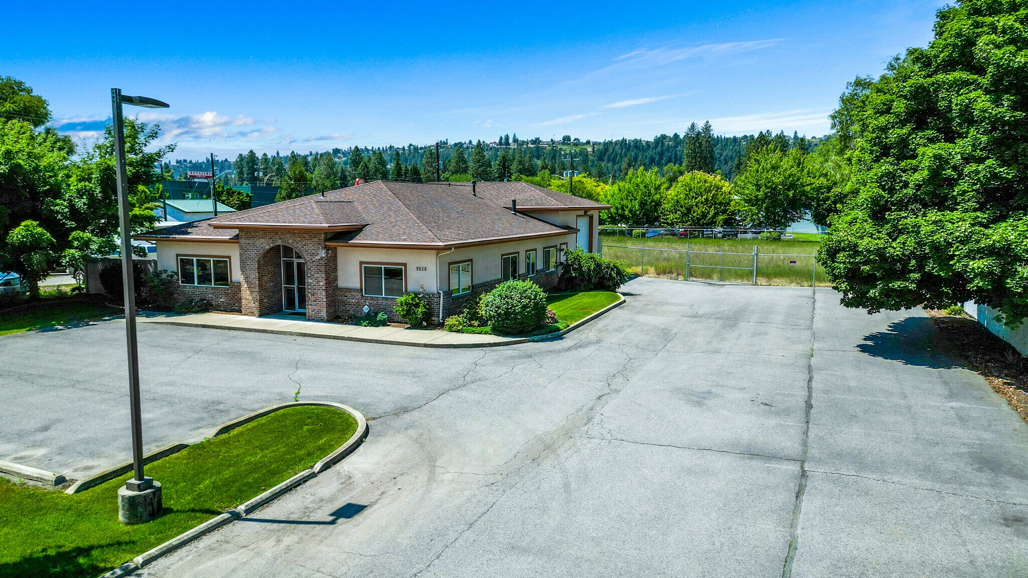9629 N Colfax Rd, Spokane, WA à vendre Photo de l’immeuble– Image 1 sur 81