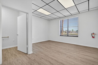 11350 66th St N, Largo, FL à louer Photo intérieure– Image 2 sur 7