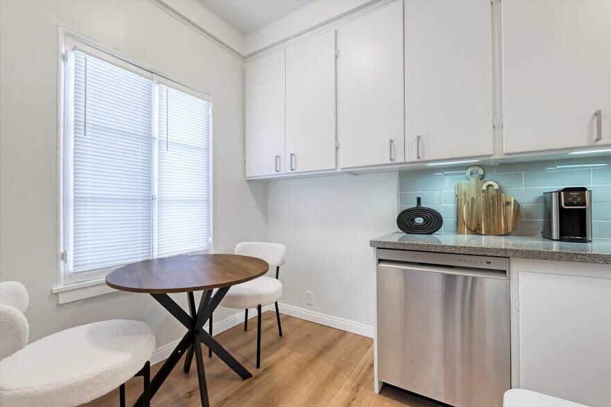 153 W Channel Rd, Santa Monica, CA à vendre - Photo de l’immeuble – Image 3 sur 90