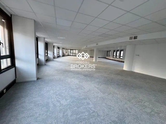 Bureau dans Grenoble à vendre - Photo de l’immeuble – Image 2 sur 10