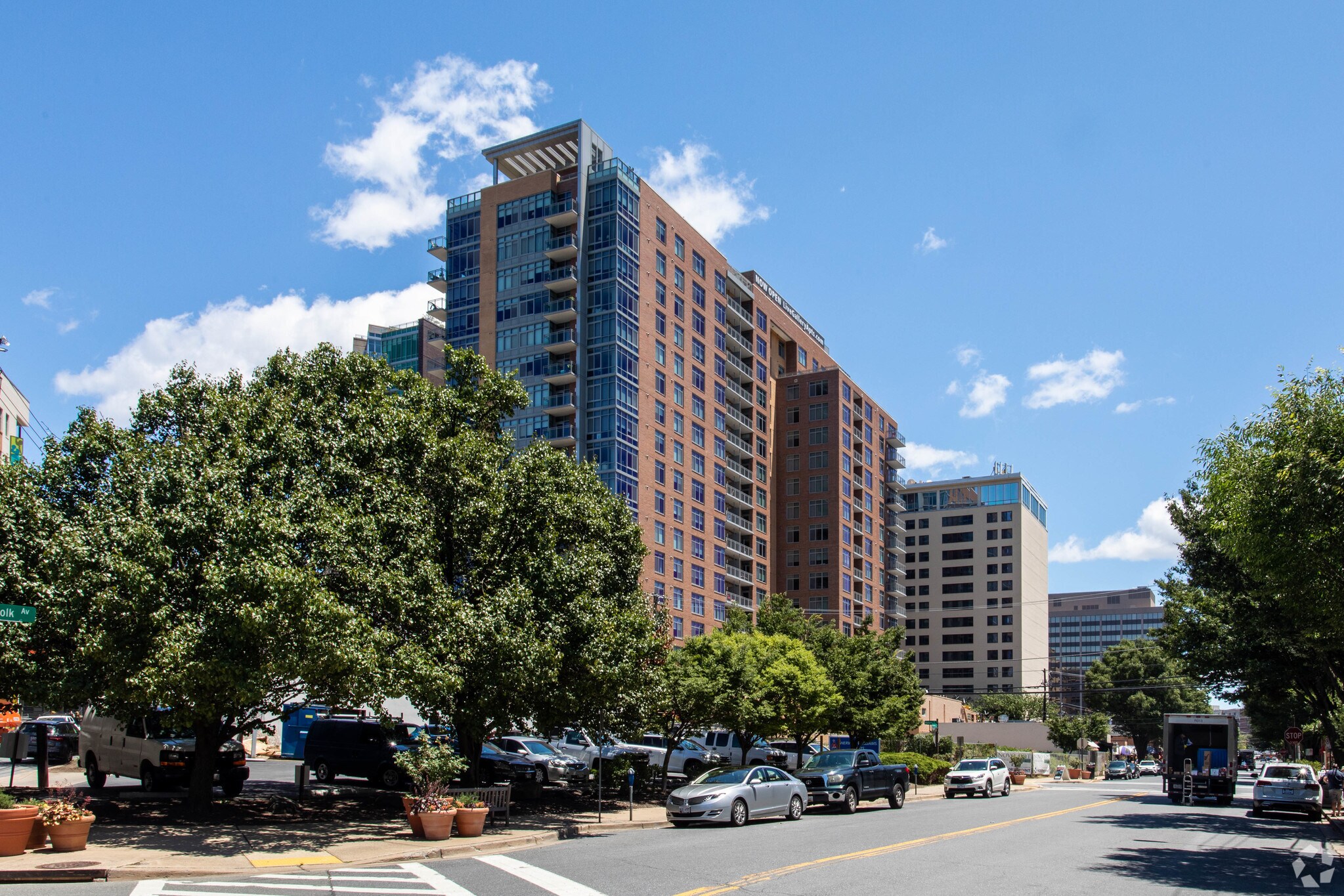 4800 Auburn Ave, Bethesda, MD à louer Photo principale– Image 1 sur 38