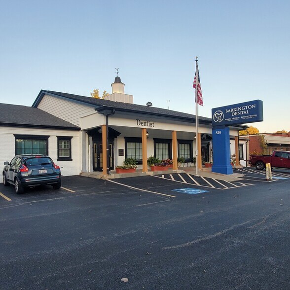 820-826 S Northwest Hwy, Barrington, IL à louer - Photo de l’immeuble – Image 2 sur 6