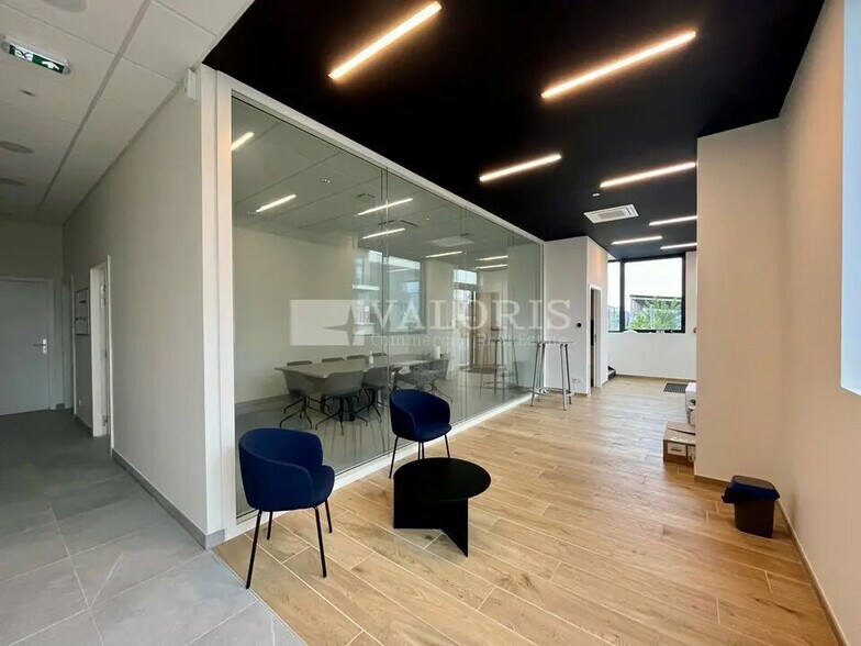 94 A Avenue Du Progrès, Chassieu à louer - Photo de l’immeuble – Image 3 sur 33