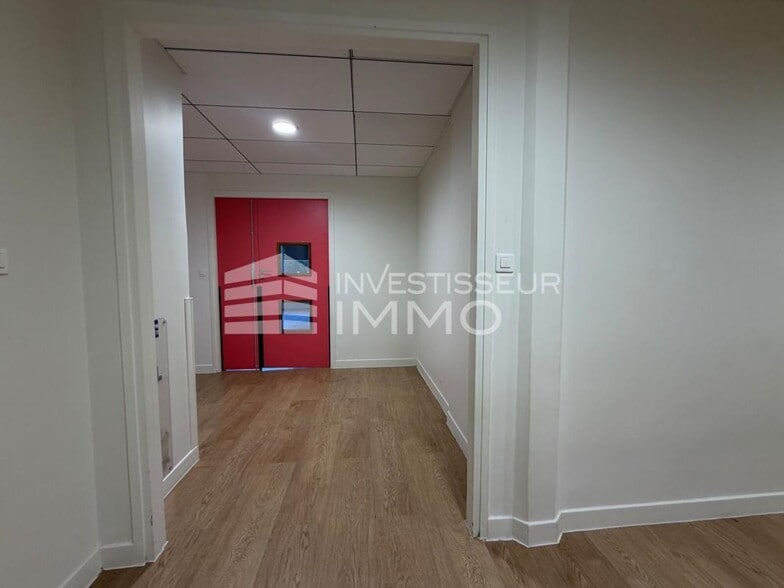 Local commercial dans Vincennes à vendre - Photo intérieure – Image 2 sur 13