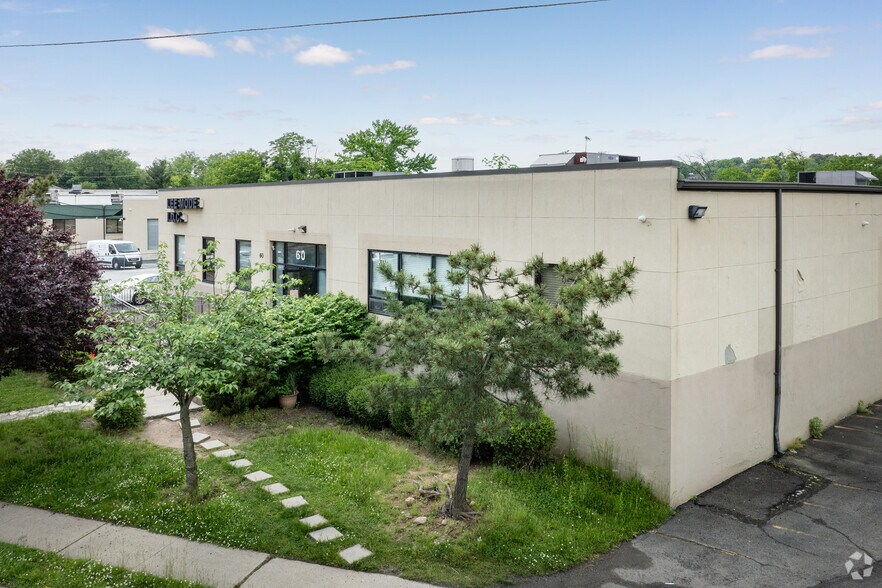 60 Commerce Way, Hackensack, NJ à louer - Photo de l’immeuble – Image 3 sur 8