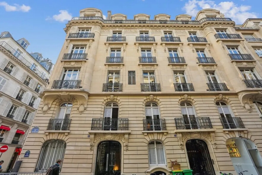 1-3 Rue De Penthièvre, Paris à louer - Photo de l’immeuble – Image 1 sur 13