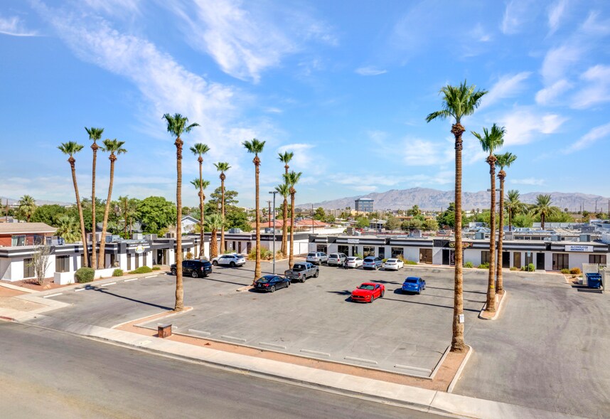 1703 Civic Center Dr, North Las Vegas, NV à vendre Photo de l’immeuble– Image 1 sur 7