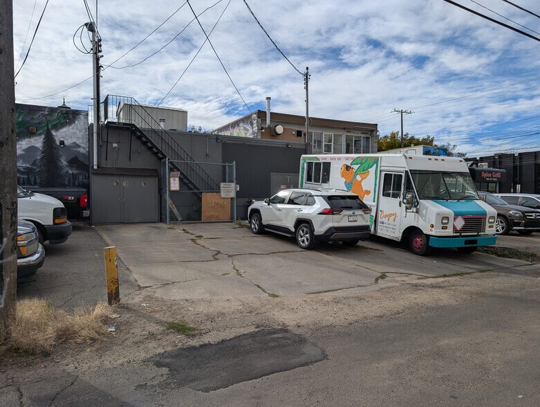 10760 82nd Ave NW, Edmonton, AB à vendre - Photo de l’immeuble – Image 3 sur 3