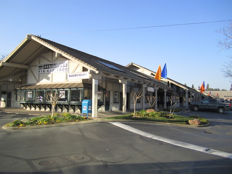 8055-8089 Madison Ave, Citrus Heights, CA à louer - Photo de l’immeuble – Image 2 sur 4