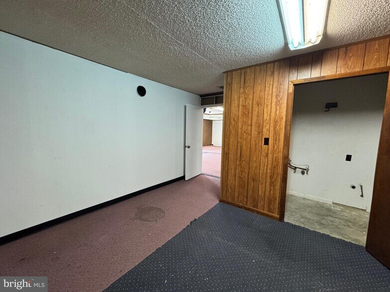 260 School St, Romney, WV à louer - Photo de l’immeuble – Image 3 sur 12