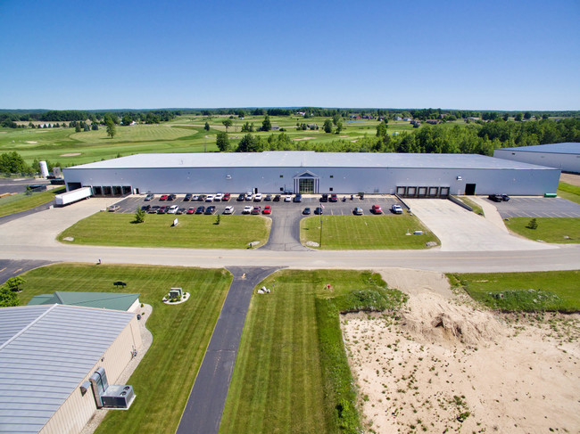 Plus de détails pour 1250 Commerce Dr, Farwell, MI - Industriel/Logistique à louer