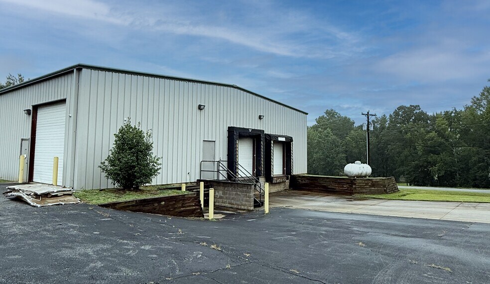1105 Old Buncombe Rd, Greenville, SC à louer - Photo de l’immeuble – Image 3 sur 27