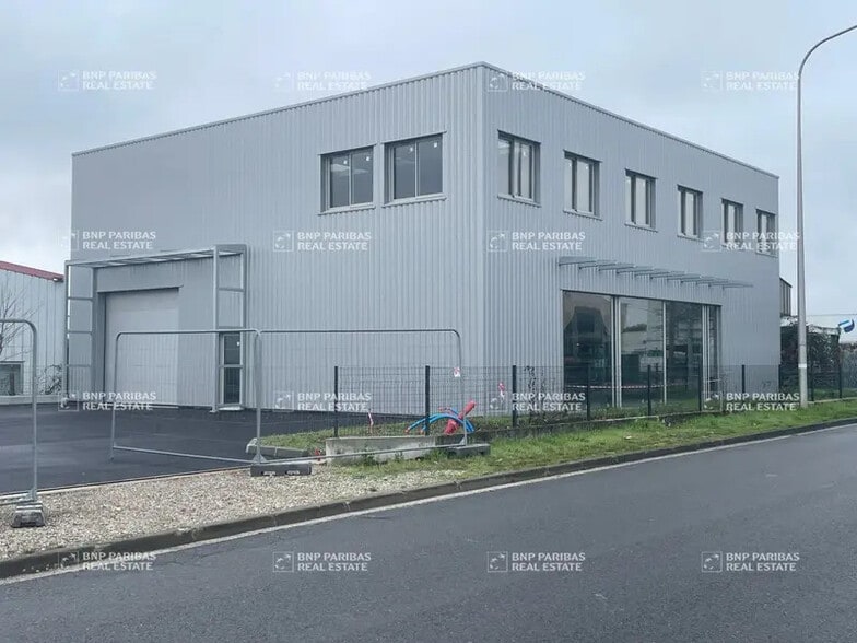 Local d’activités dans Mérignac à louer - Photo de l’immeuble – Image 3 sur 4