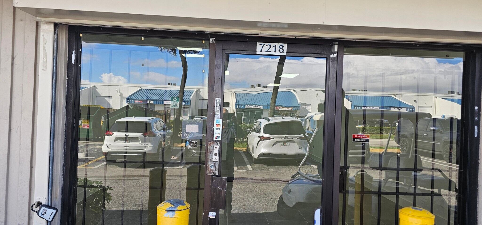7200-7256 NW 31st St, Miami, FL à louer Photo intérieure– Image 1 sur 5