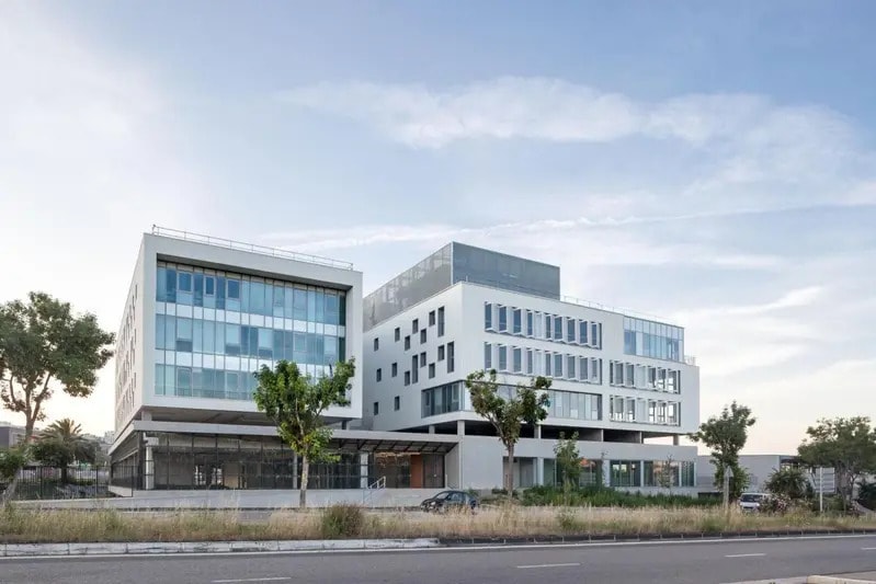 60 Avenue Andre Roussin, Marseille à louer Photo de l’immeuble– Image 1 sur 9