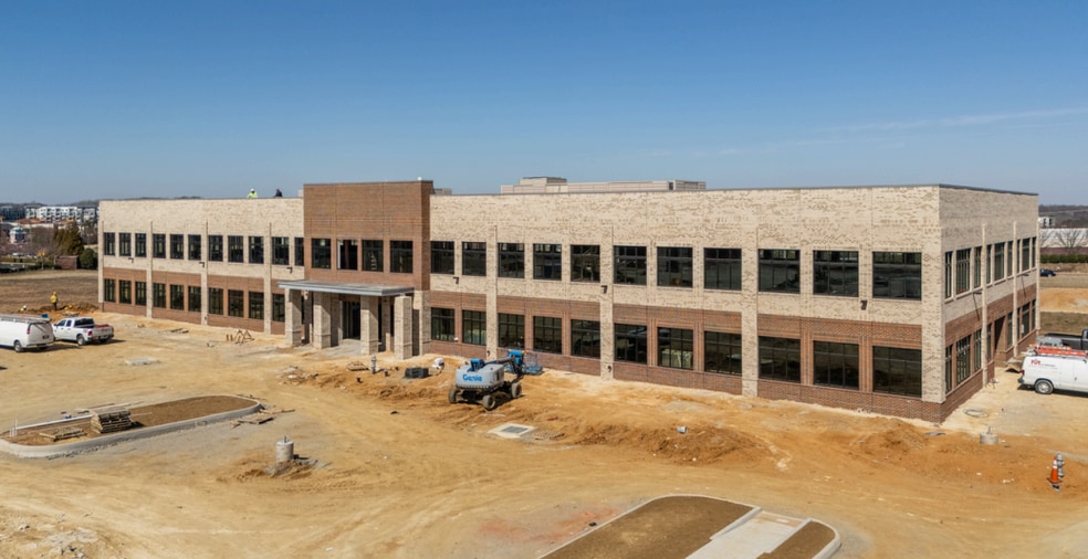 15350 E West Rd, Midlothian, VA à louer - Photo de l’immeuble – Image 2 sur 8