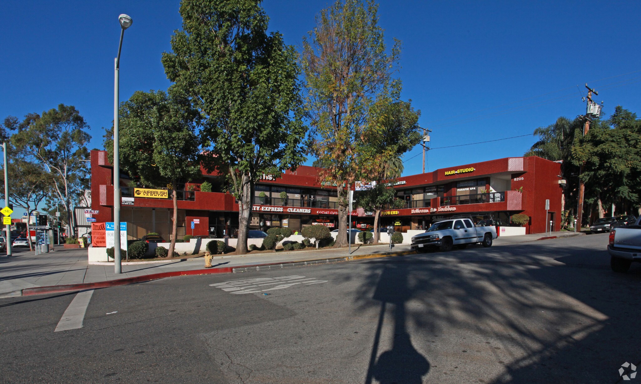 8205 Santa Monica Blvd, West Hollywood, CA à louer Photo principale– Image 1 sur 24