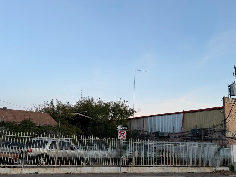 5005 Yeary st, Laredo, TX à vendre - Photo de l’immeuble – Image 2 sur 7