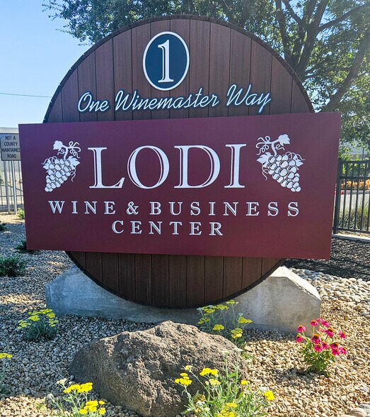 1 Wine Master Way, Lodi, CA à louer - Photo de l’immeuble – Image 2 sur 7