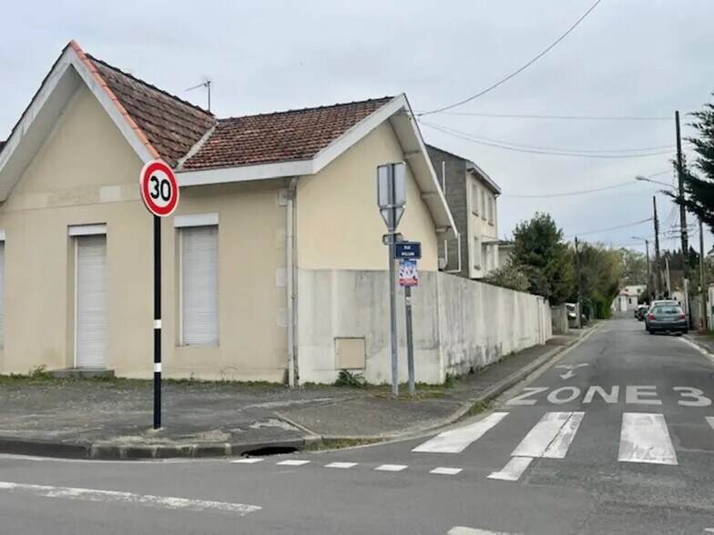 Local commercial dans Pessac à vendre - Photo de l’immeuble – Image 1 sur 13