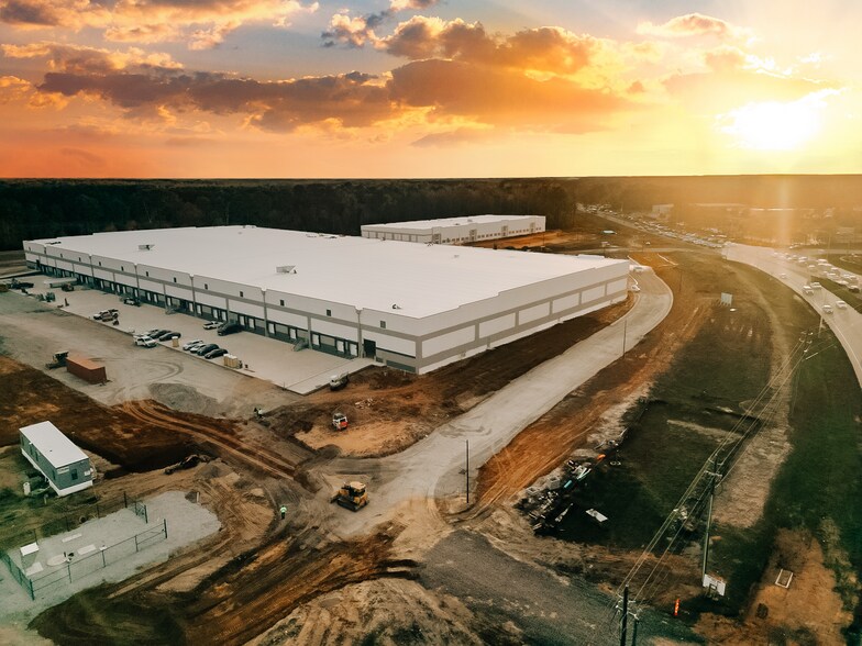 000 42 Hwy, Clayton, NC à louer - Photo de l’immeuble – Image 2 sur 7