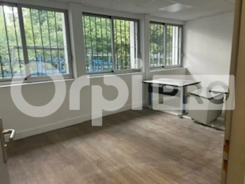 Bureau dans Gleizé à louer - Photo de l’immeuble – Image 3 sur 5