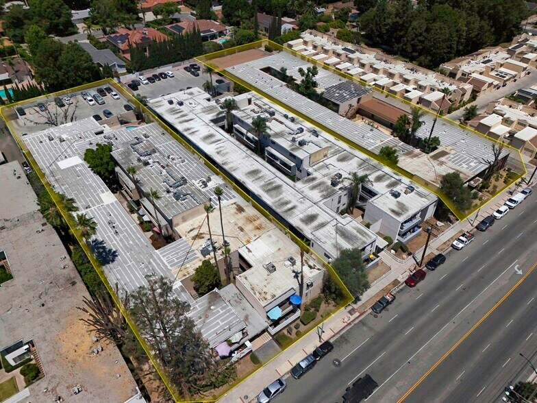 8615 Balboa Blvd, Northridge, CA à vendre - Photo de l’immeuble – Image 2 sur 33