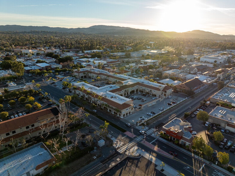 101 E Redlands Blvd, Redlands, CA à louer - Photo de l’immeuble – Image 3 sur 32