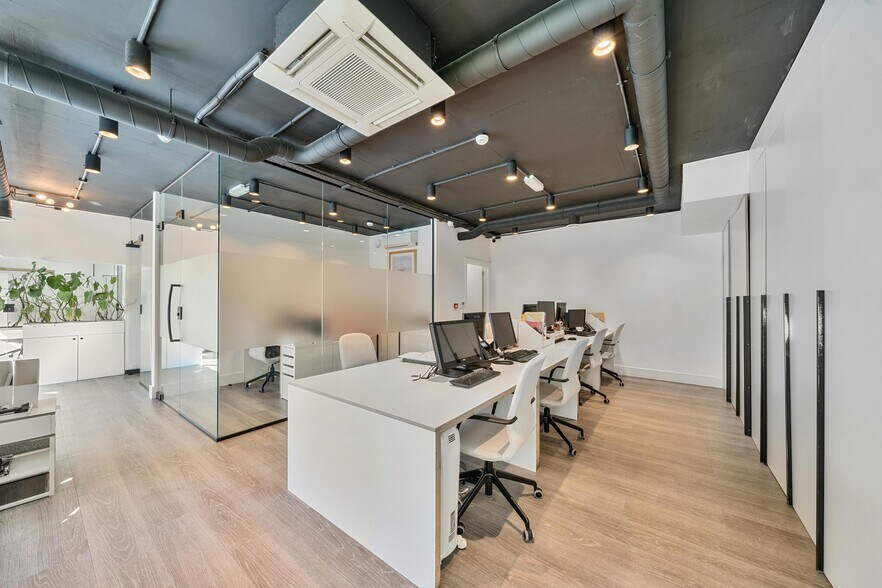 7 Limeharbour, Londres à vendre - Photo de l’immeuble – Image 3 sur 8