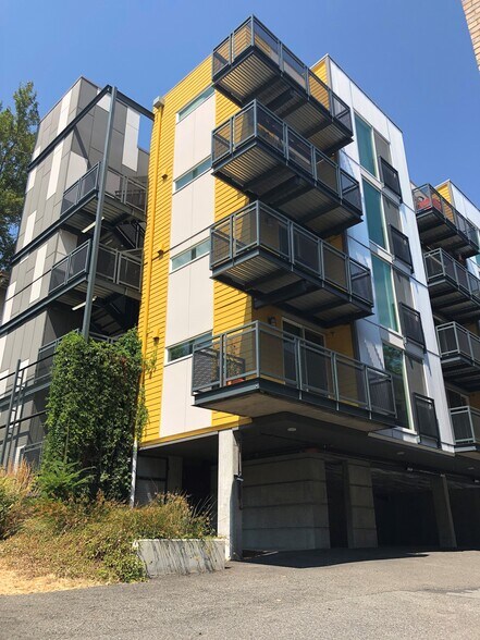 2249 NE 46th St, Seattle, WA à vendre - Photo de l’immeuble – Image 2 sur 14