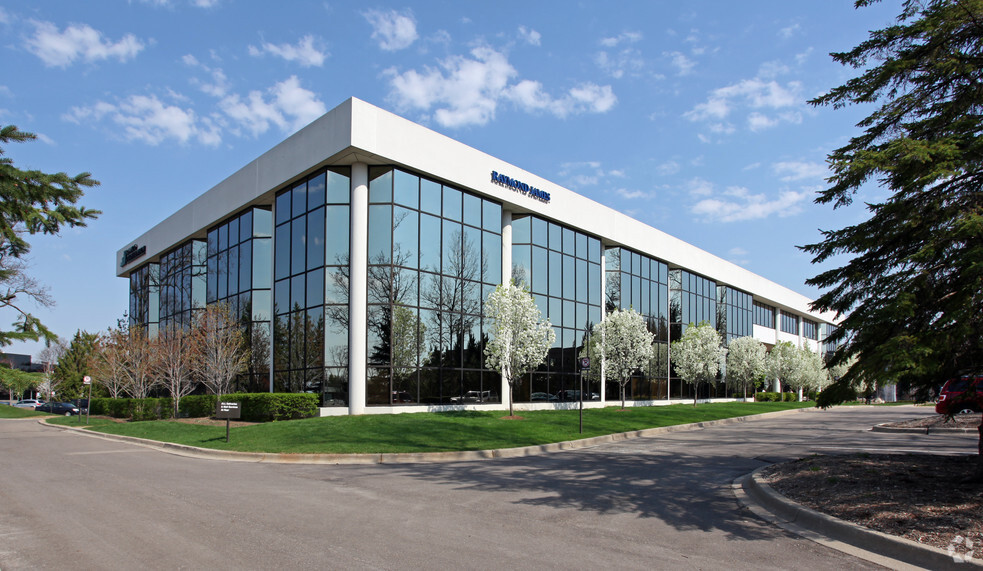 31500 Northwestern Hwy, Farmington Hills, MI à louer - Photo principale – Image 1 sur 18