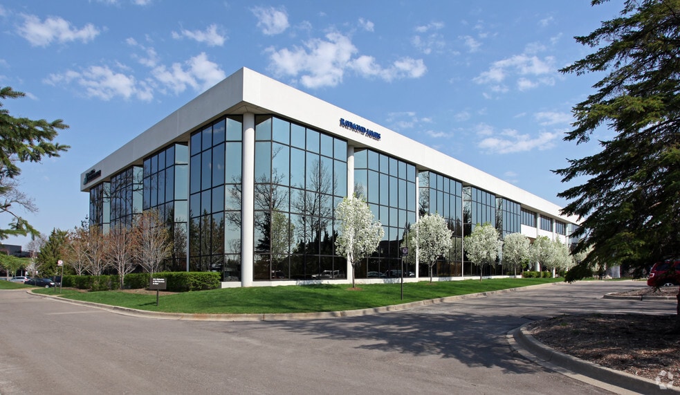 31500 Northwestern Hwy, Farmington Hills, MI à louer - Photo principale – Image 2 sur 19