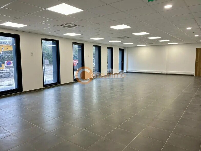 Bureau dans Cenon à louer - Photo de l’immeuble – Image 2 sur 12