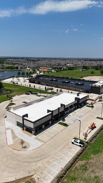 26912 E University Dr, Aubrey, TX à louer - Photo de l’immeuble – Image 3 sur 14