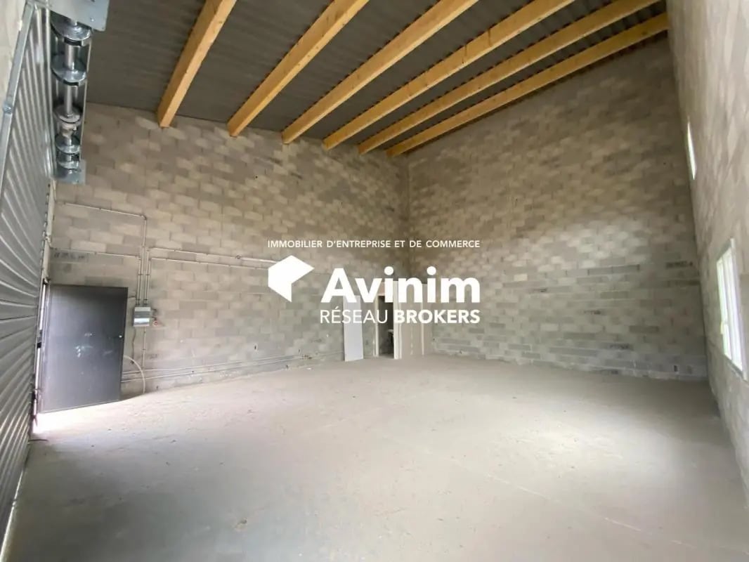 Industriel/Logistique dans Fayence à louer Photo de l’immeuble– Image 1 sur 8